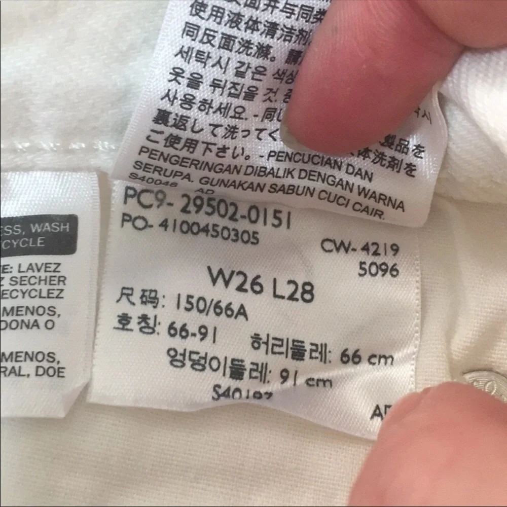 NWT 501 Levi’s white jeans. - Picture 11 of 16